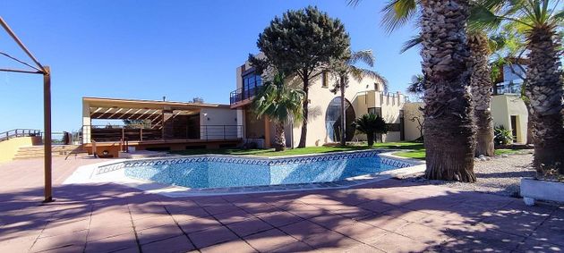 Foto 2 de Xalet en venda a Monserrat de 4 habitacions amb terrassa i piscina