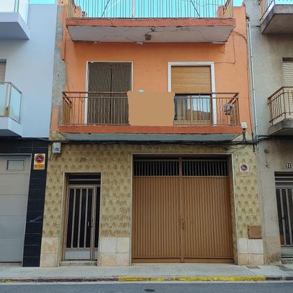 Foto 1 de Venta de casa adosada en Algemesí de 5 habitaciones con terraza y garaje