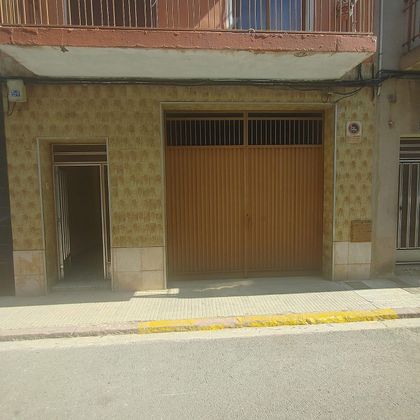 Foto 2 de Casa adossada en venda a Algemesí de 5 habitacions amb terrassa i garatge