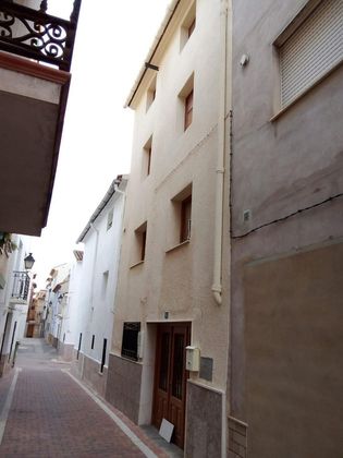 Foto 1 de Casa en venda a calle Horno de 4 habitacions amb terrassa i balcó