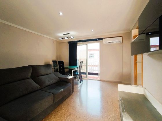 Foto 1 de Pis en venda a calle De Sant Gil de 2 habitacions amb balcó i aire acondicionat