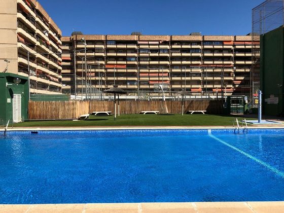 Foto 2 de Piso en venta en calle De la Pianista Empar Iturbi de 5 habitaciones con terraza y piscina