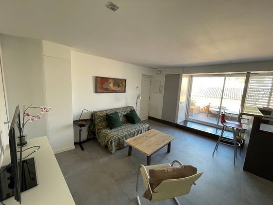 Foto 2 de Ático en alquiler en calle General Castaños de 1 habitación con terraza y muebles
