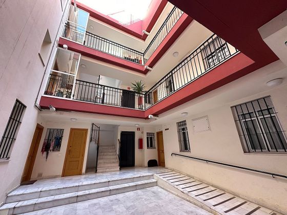 Foto 2 de Pis en lloguer a calle Adelantado de 2 habitacions amb terrassa i garatge