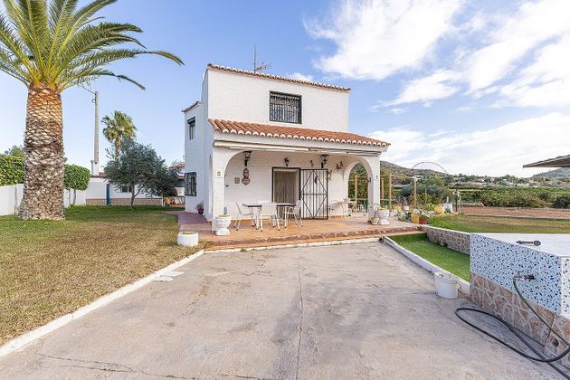 Foto 2 de Chalet en venta en Riba-roja de Túria de 3 habitaciones con terraza y piscina