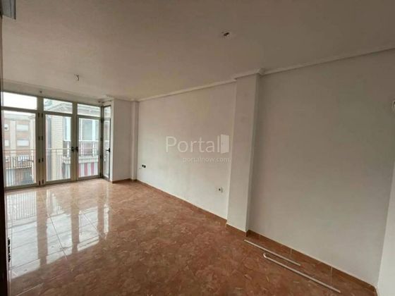 Foto 2 de Piso en venta en calle Concha Castañedo de 3 habitaciones con balcón y ascensor