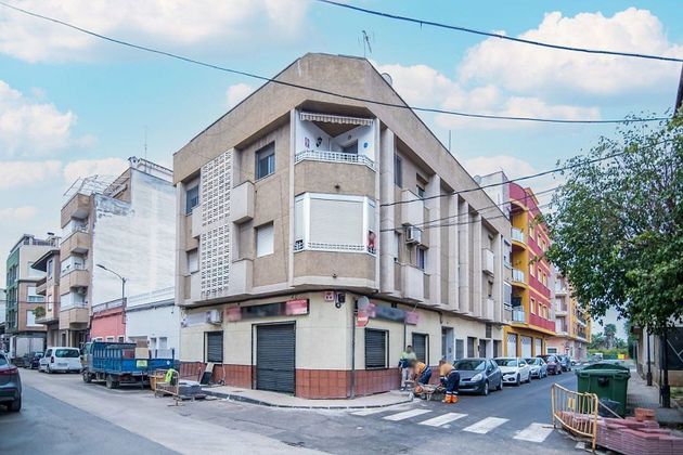 Foto 2 de Piso en venta en calle Doctor Riquelme de 3 habitaciones con balcón