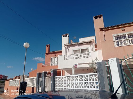 Foto 2 de Casa en venta en calle Turia Los Frutales de 2 habitaciones con terraza y balcón