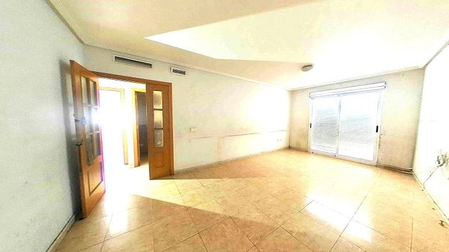 Foto 2 de Pis en venda a plaza Rodríguez de la Fuente de 3 habitacions amb garatge i ascensor