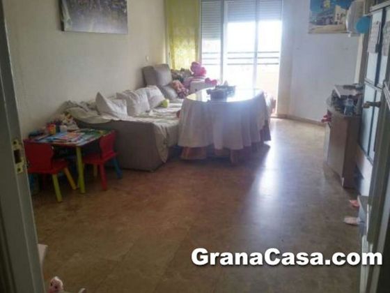 Foto 1 de Piso en venta en Maracena de 2 habitaciones con terraza y aire acondicionado