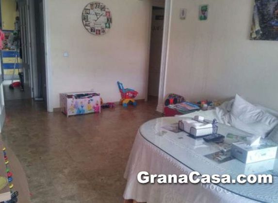 Foto 2 de Piso en venta en Maracena de 2 habitaciones con terraza y aire acondicionado