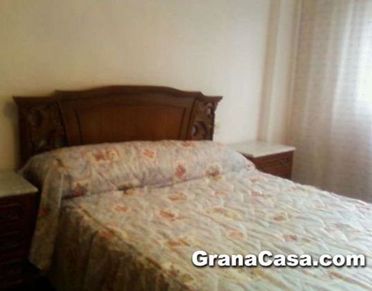 Foto 1 de Pis en venda a Polígono Cartuja – La Paz de 3 habitacions amb garatge i calefacció