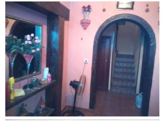 Foto 2 de Xalet en venda a calle Panamá de 4 habitacions amb terrassa i garatge