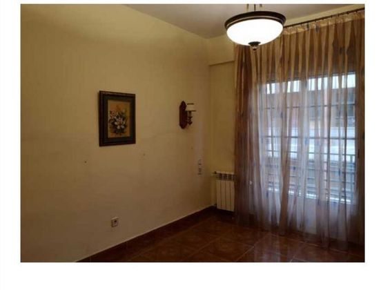 Foto 2 de Piso en venta en calle Obispo Hurtado de 4 habitaciones con terraza y aire acondicionado