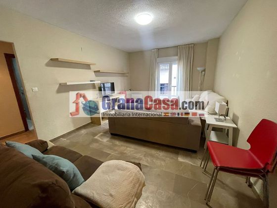 Foto 2 de Pis en lloguer a calle Gran Capitan de 3 habitacions amb terrassa i mobles