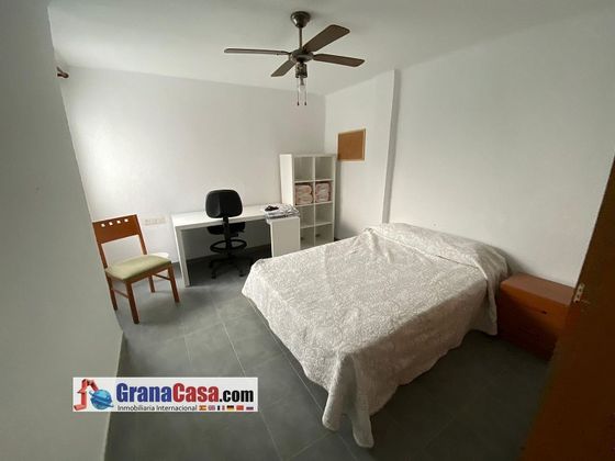 Foto 1 de Alquiler de ático en calle Doctor Rojas Ballesteros de 4 habitaciones con terraza y muebles