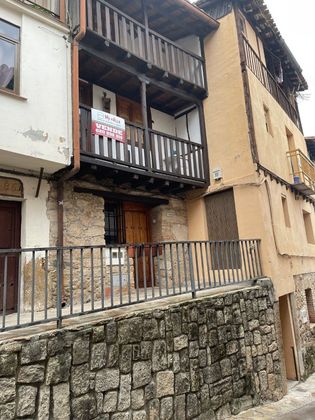 Foto 1 de Casa adossada en venda a calle Hernán Cortés de 4 habitacions amb terrassa i balcó