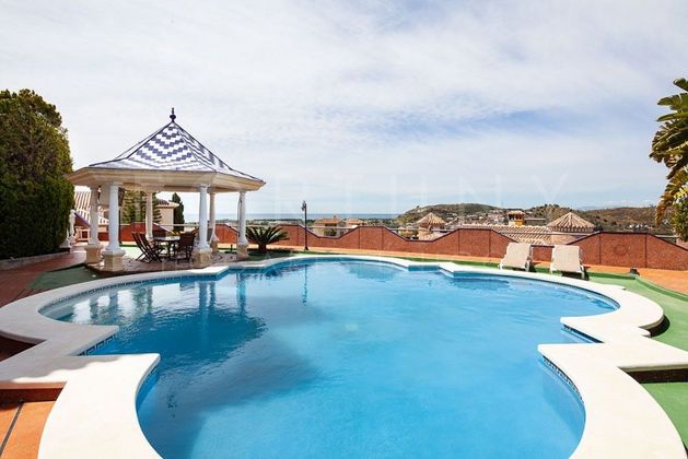Foto 2 de Xalet en venda a Viña Málaga de 9 habitacions amb terrassa i piscina