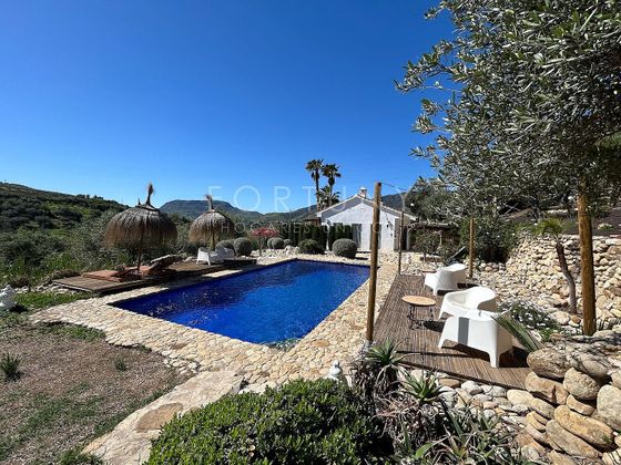Foto 1 de Casa rural en venda a calle Paraje Las Mellizas de 5 habitacions amb terrassa i piscina