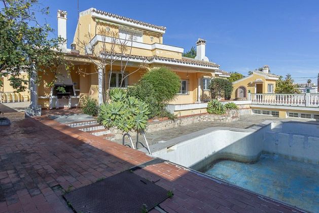Foto 2 de Chalet en venta en calle Cornisa de 3 habitaciones con terraza y piscina