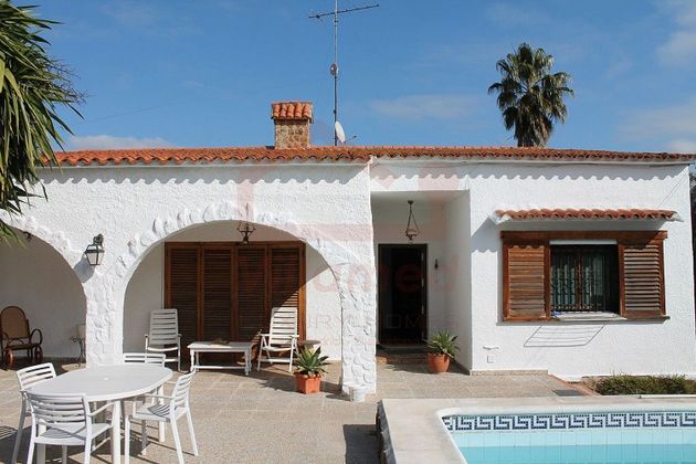 Foto 1 de Venta de chalet en El Carme-Sant Agustí-Bonavista de 4 habitaciones con terraza y piscina