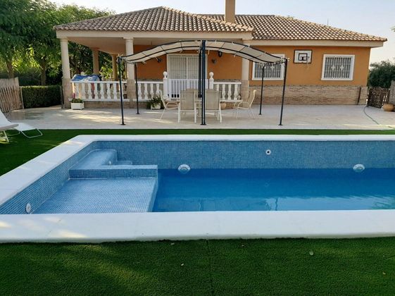 Foto 1 de Chalet en venta en El Palmar de 4 habitaciones con terraza y piscina