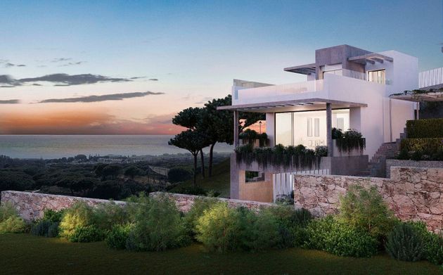 Foto 1 de Casa adossada en venda a Cabo Pino - Reserva de Marbella de 3 habitacions amb terrassa i piscina