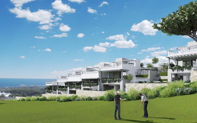 Foto 2 de Casa adossada en venda a Cabo Pino - Reserva de Marbella de 3 habitacions amb terrassa i piscina