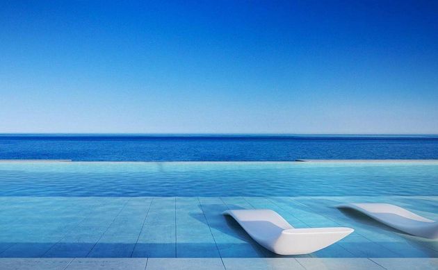 Foto 2 de Ático en venta en Casares de 4 habitaciones con terraza y piscina