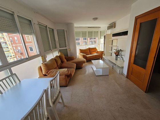 Foto 2 de Dúplex en venda a calle Uruguay de 3 habitacions amb garatge i aire acondicionat
