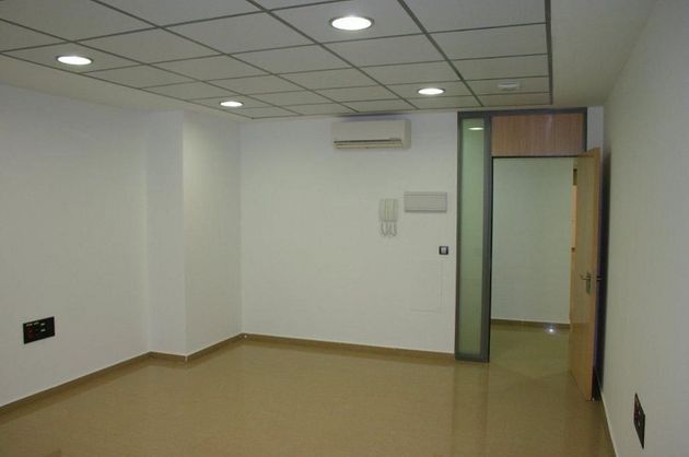 Foto 1 de Alquiler de oficina en avenida República Argentina Sevilla con ascensor