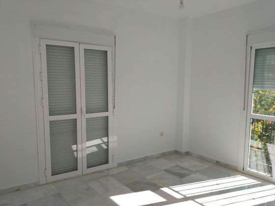 Foto 2 de Piso en venta en Gerena de 3 habitaciones con aire acondicionado y calefacción