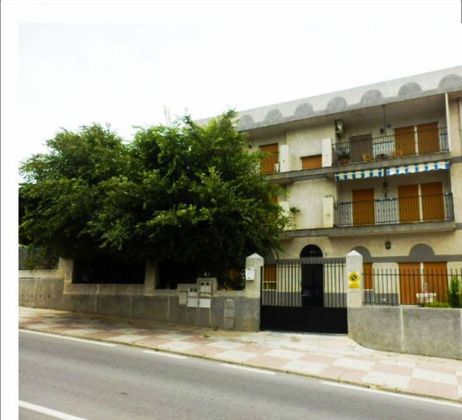 Foto 1 de Venta de piso en Villares (Los) de 4 habitaciones con terraza y piscina