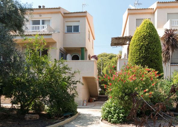 Foto 2 de Casa en venta en ronda De Levante de 4 habitaciones con terraza y garaje