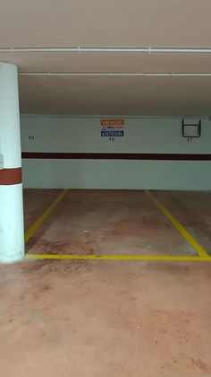 Foto 2 de Garatge en venda a calle Subida Al Faro de 26 m²