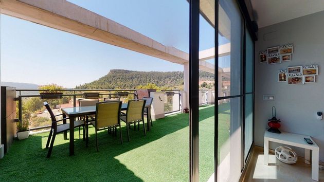 Foto 1 de Venta de ático en Cofrentes de 3 habitaciones con terraza y piscina