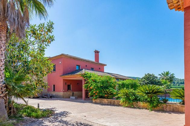 Foto 2 de Chalet en venta en Riba-roja de Túria de 7 habitaciones con terraza y piscina