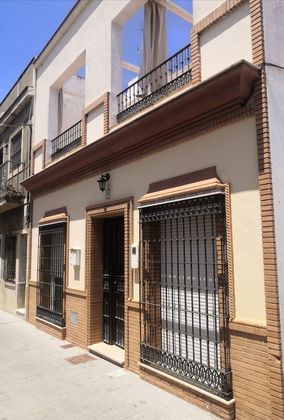 Foto 1 de Casa en venta en Isla Cristina ciudad de 4 habitaciones con terraza y balcón