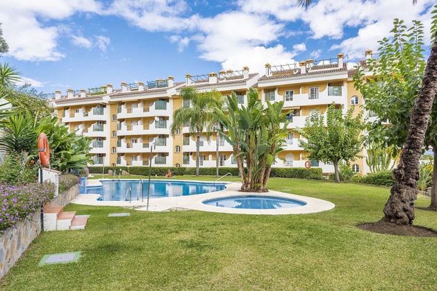 Foto 1 de Venta de piso en urbanización Andalucia de 2 habitaciones con terraza y piscina