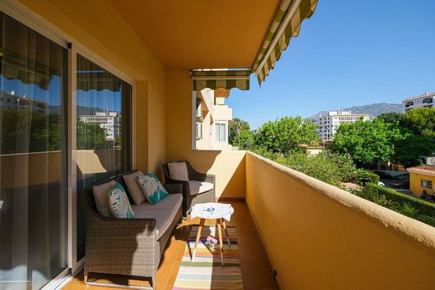 Foto 1 de Venta de piso en calle Romería del Rocío de 3 habitaciones con terraza y piscina