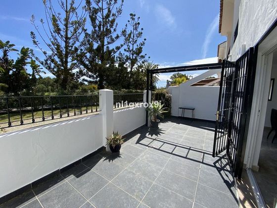 Foto 2 de Casa adossada en lloguer a calle Arríate de 3 habitacions amb terrassa i piscina