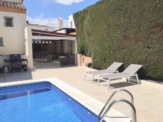 Foto 2 de Xalet en lloguer a urbanización Rodeo de 4 habitacions amb terrassa i piscina