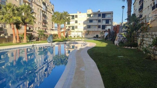 Foto 2 de Venta de piso en calle Gabriel García Márquez de 3 habitaciones con terraza y piscina