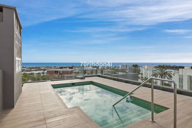 Foto 1 de Pis en venda a calle Terreno Sup de 2 habitacions amb terrassa i piscina