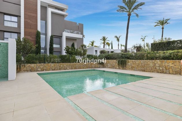Foto 2 de Piso en venta en calle Terreno Sup de 2 habitaciones con terraza y piscina