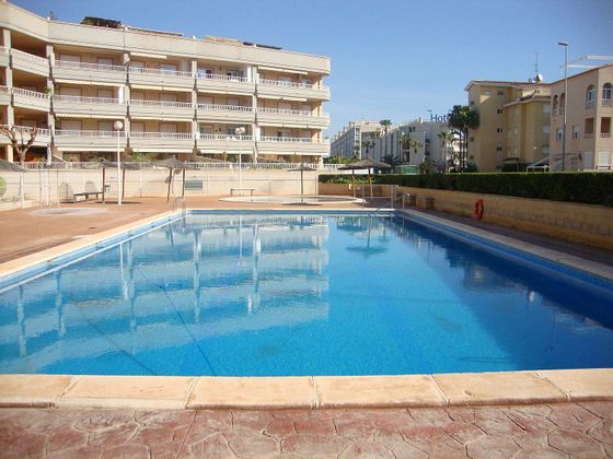 Foto 1 de Alquiler de piso en calle Miguel Hernández de 3 habitaciones con terraza y piscina