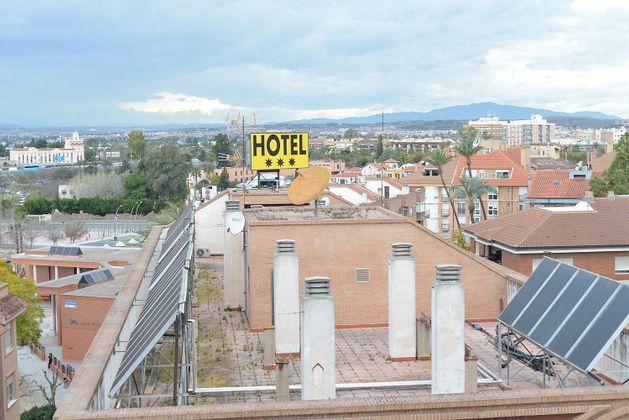 Foto 2 de Venta de piso en El Carmen de 4 habitaciones con terraza y calefacción