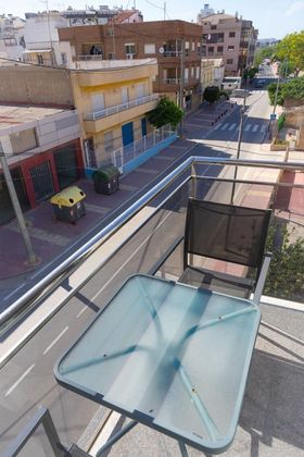 Foto 2 de Venta de piso en Juan Carlos I de 3 habitaciones con terraza y garaje