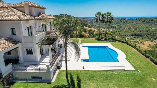 Foto 2 de Xalet en venda a urbanización Montemayor de 6 habitacions amb terrassa i piscina