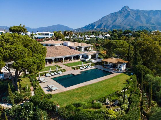 Foto 2 de Xalet en venda a Lomas de Marbella Club - Puente Romano de 16 habitacions amb terrassa i piscina